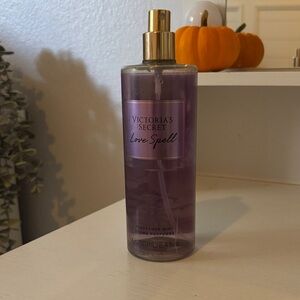Victoria's Secret Love Spell Fragrance Mist - Lavender